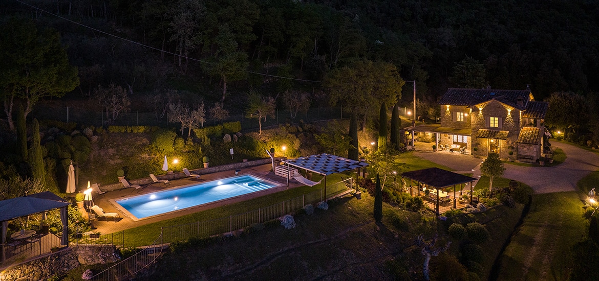 Holiday farm house in Tuscany with park and swimming pool | Country house for holiday rentals near Arezzo