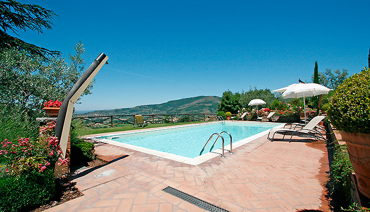 Agriturismo in Toscana con parco e piscina | Casale per affitti turistici Arezzo