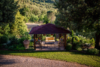 Casale con piscina in Toscana, parco e giochi per bambini