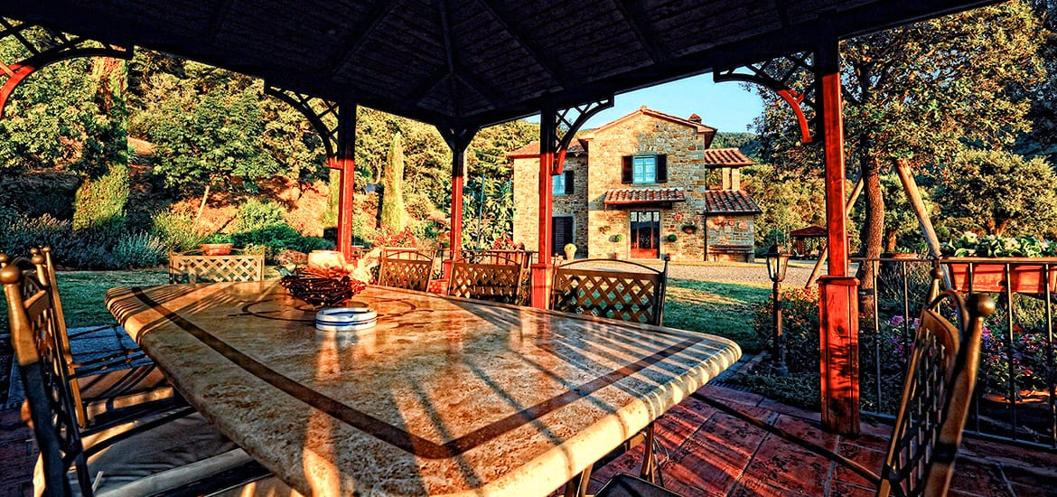 Agriturismo in Toscana con parco e piscina | Casale per affitti turistici Arezzo
