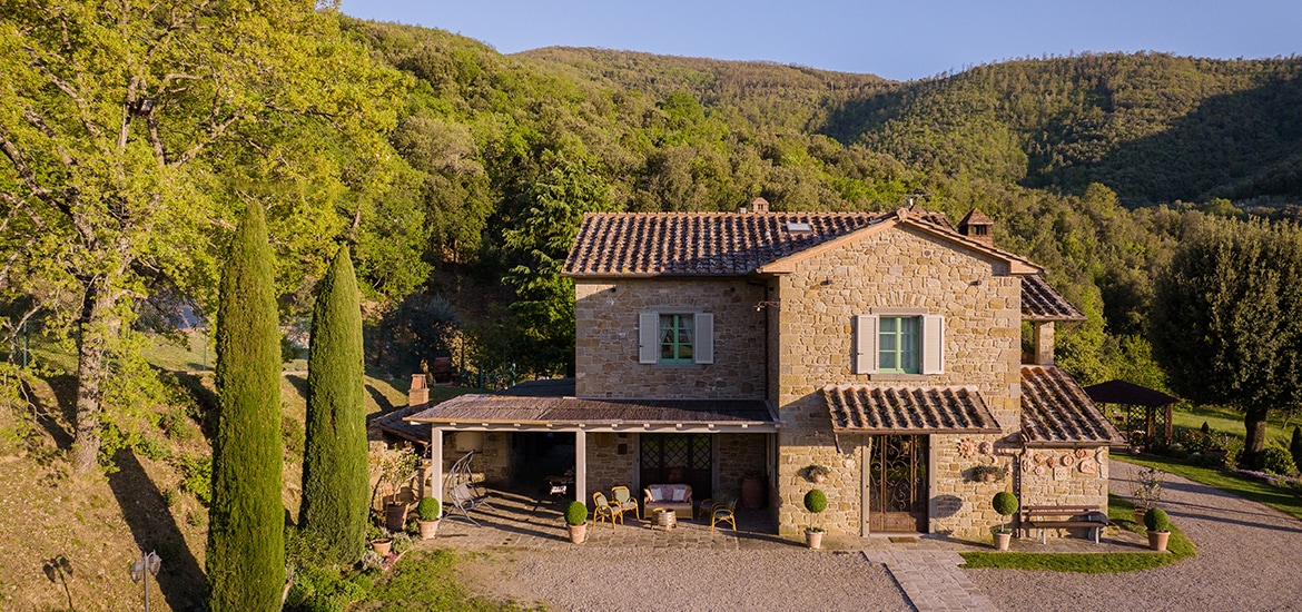 Agriturismo in Toscana con parco e piscina | Casale per affitti turistici Arezzo